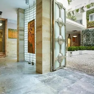  شقة Palazzo Beltrade By Halldis إيطاليا