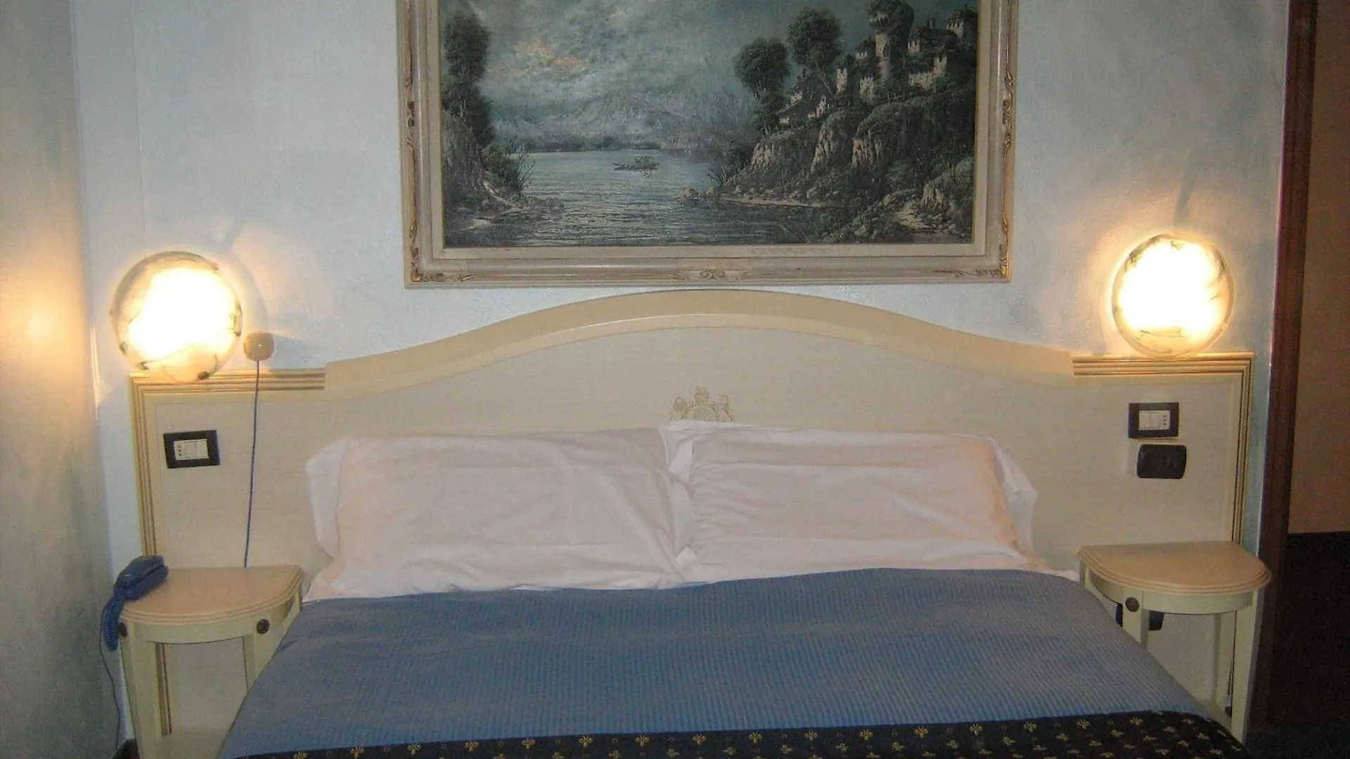Hotel San Marino Laglio 3*,  Italy