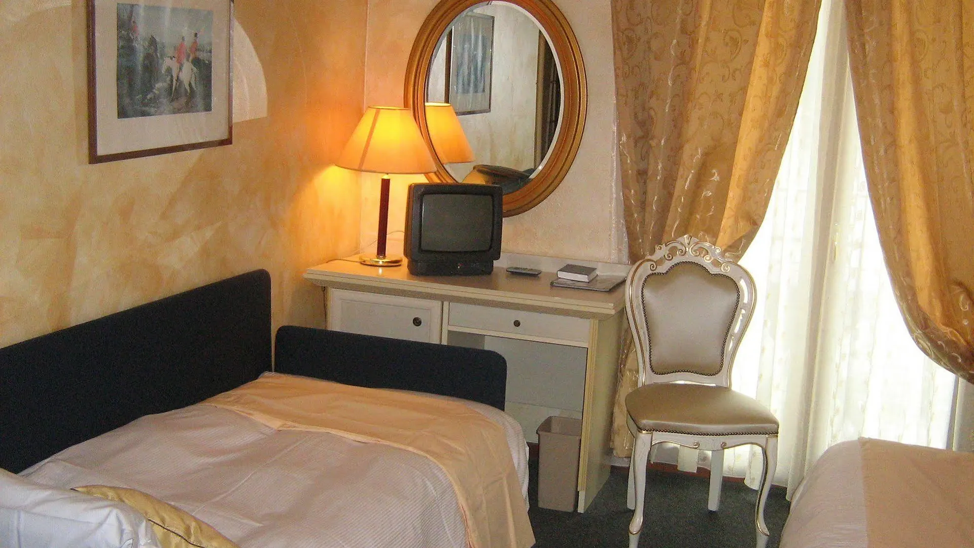 Hotel San Marino Laglio Italy