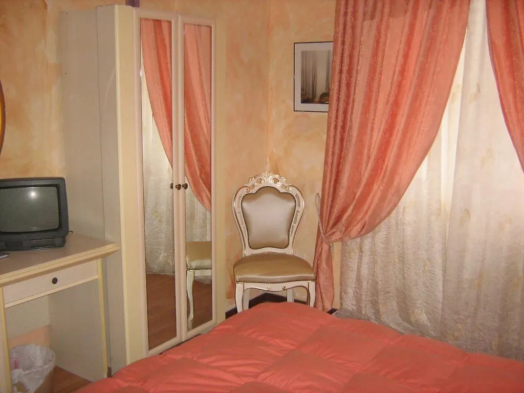 ***  Hotel San Marino Laglio Italy